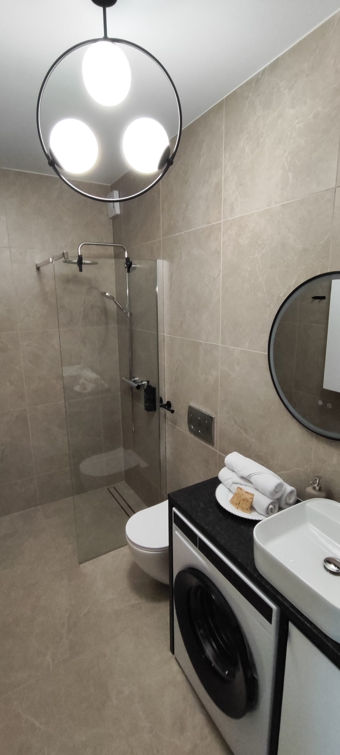 lazienka od drzwi 20 v