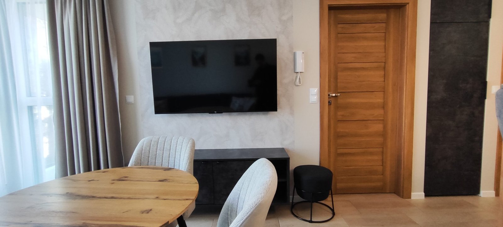 telewizor z balkonem 20 h